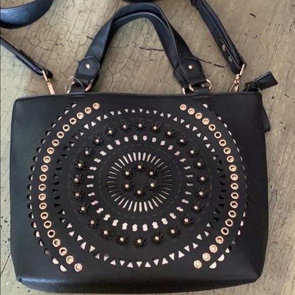 *NWOT* CHINESE LAUNDRY Annabelle Laser Cut Handbag - Picture 1 of 16